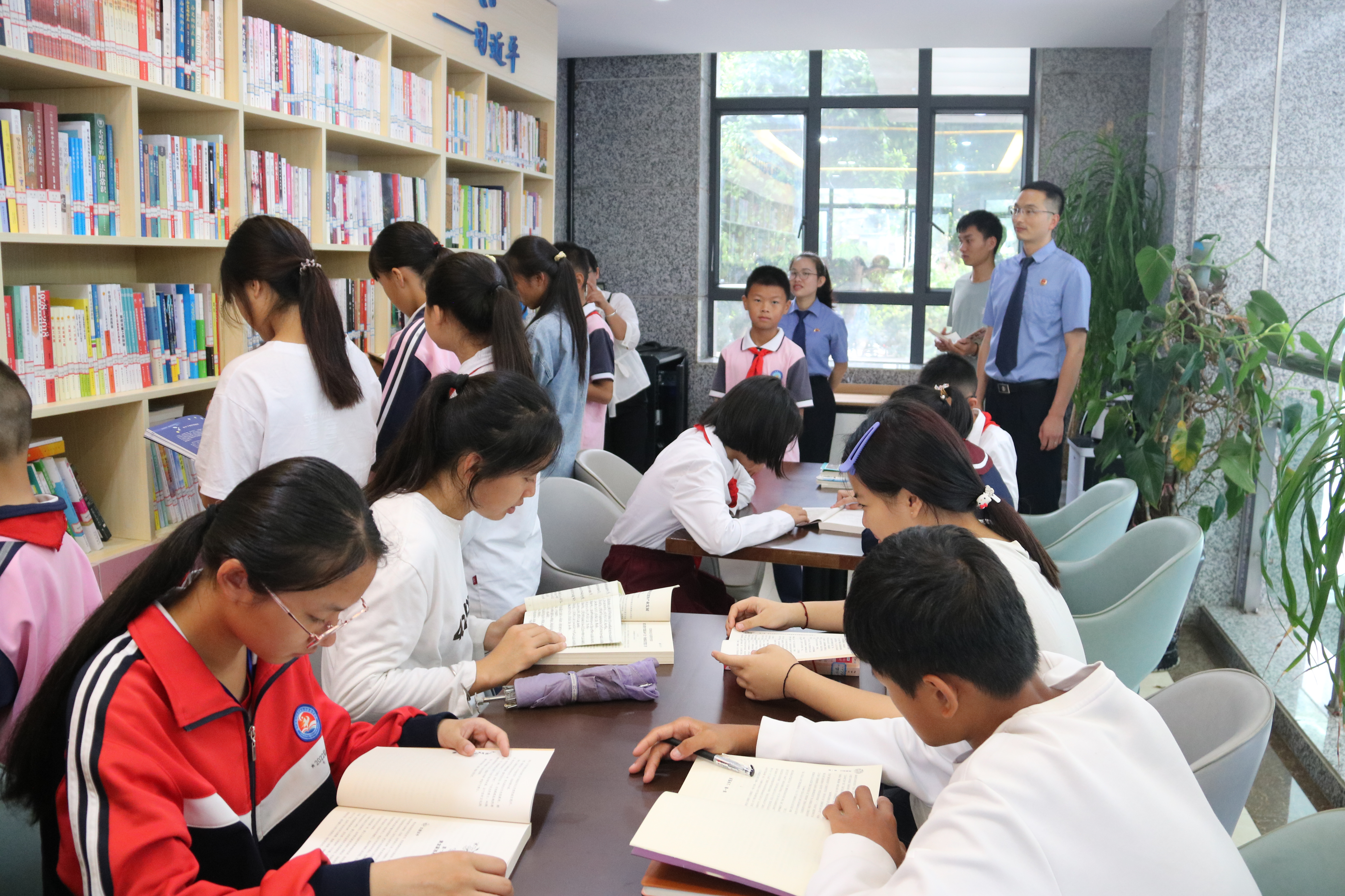 书吧.JPG