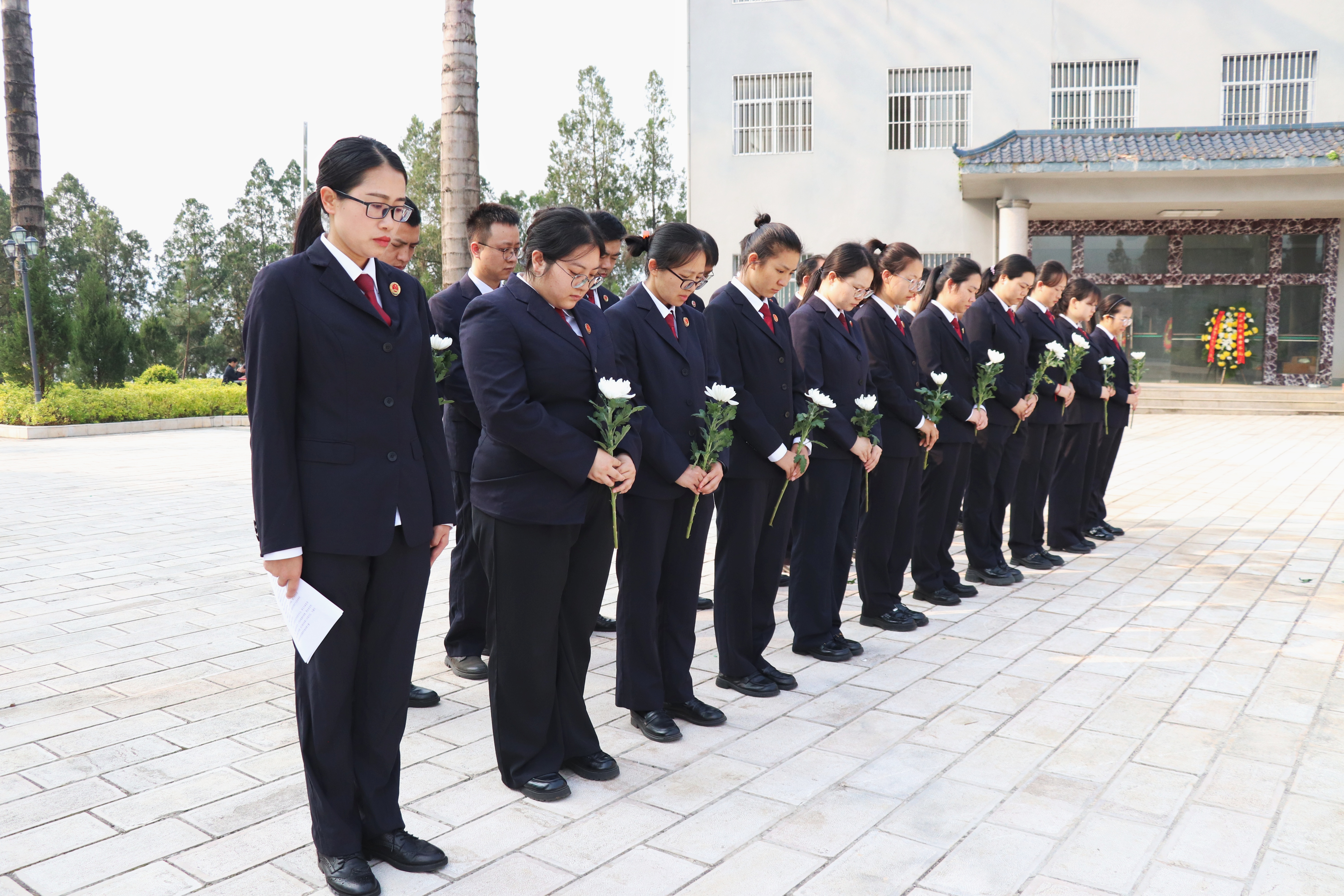 清明节祭扫活动 (2).jpg
